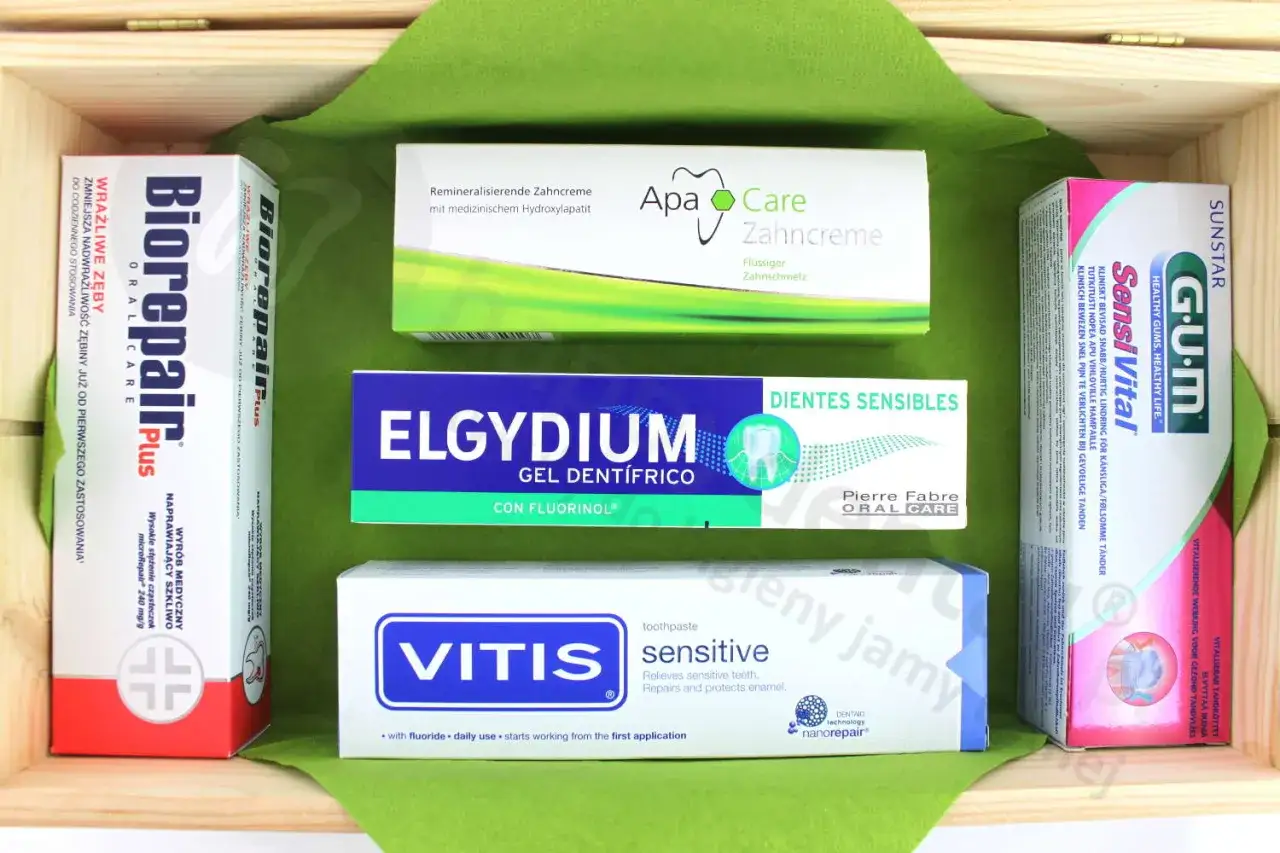 Zestaw past do zębów: BiorepairPlus, Apa Care, Elgydium, Vitis Sensitive, GUM SensiVital. Pomagają na odsłonięte szyjki zębowe i wrażliwość.